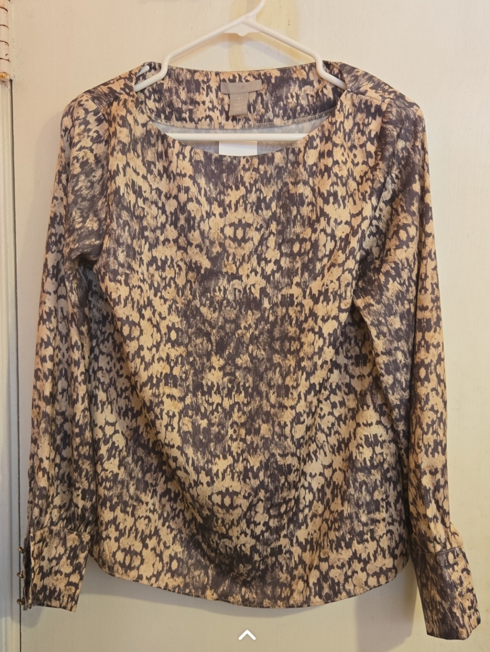 H&M Patterned Long Sleeve Blouse in Beige and Gray SIZE SMALL
